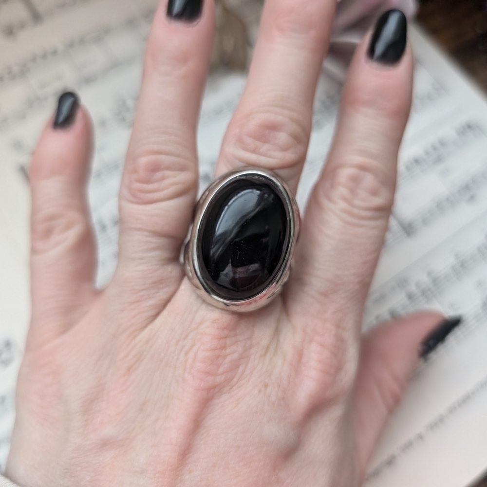 Elegant Black Stone Silver Ring Size 8.5